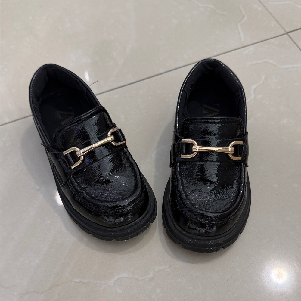 Zara Kids Black “leather” loafers. Size 24